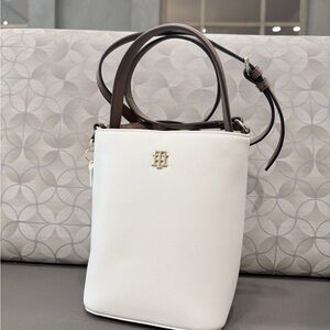 Tommy Hilfiger White Pebbled Crossbody with Brown Straps and Gold Logo